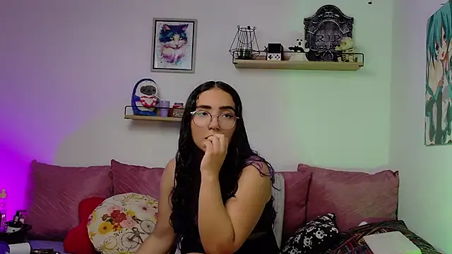 LucyDerby online show from 22, 11, 2025