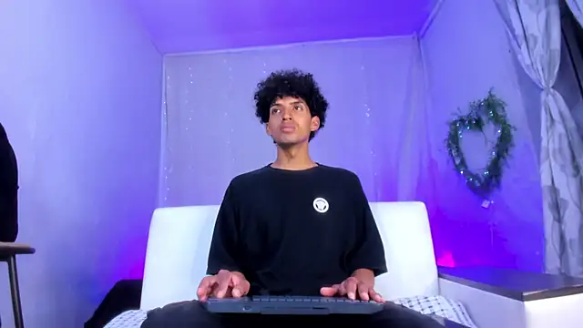 Snapshot of josesweet_ chatting on 29, 10, 2025 josesweet  online show from 29, 10, 2025