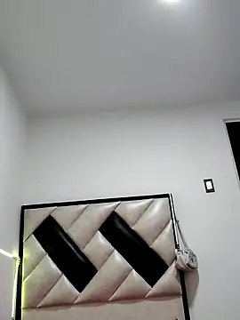 Snapshot of NileveSantanna chatting on 26, 10, 2025 NileveSantanna online show from 26, 10, 2025