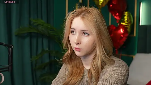 Snapshot of LiraKink chatting on 6, 2, 2026 LiraKink online show from 6, 2, 2026