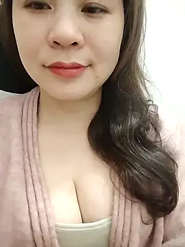 Girl Shy2000 online show from 24, 2, 2026