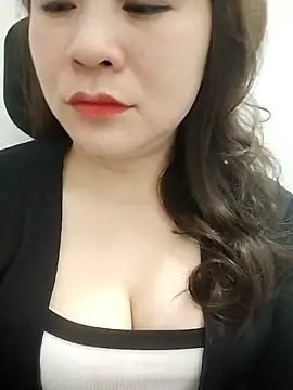 Girl Shy2000 online show from 26, 2, 2026