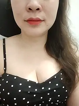 Girl Shy2000 online show from 3, 4, 2026