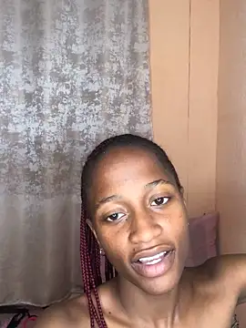 Snapshot of Caramel102004 chatting on 24, 10, 2025 Caramel102004 online show from 24, 10, 2025