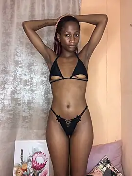 Snapshot of Caramel102004 chatting on 6, 11, 2025 Caramel102004 online show from 6, 11, 2025