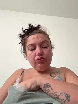 Snapshot of Eleanorxx chatting on 2, 10, 2025 Eleanorxx online show from 2, 10, 2025