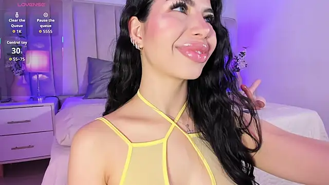 EllaaThorne online show from 13, 4, 2026