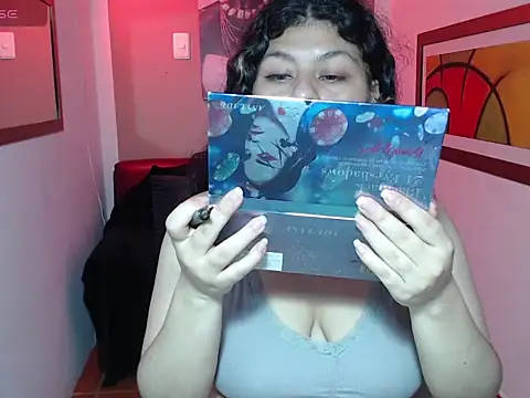 Snapshot of Fantassy_Loverss chatting on 8, 11, 2025 Fantassy Loverss online show from 8, 11, 2025