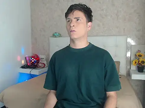 Aaron Foxxx online show from 16, 12, 2025