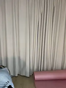 Snapshot of Luoo- chatting on 28, 9, 2025 Luoo- online show from 28, 9, 2025