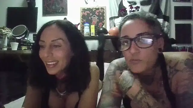 Snapshot of inkdmagz chatting on 7, 11, 2025 inkdmagz online show from 7, 11, 2025