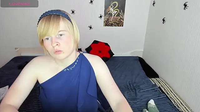 Cattie w  online show from 31, 10, 2025