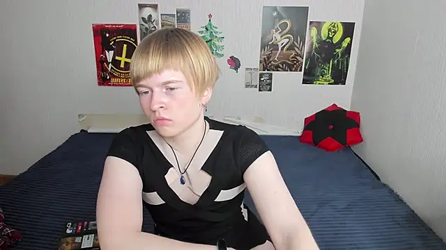 Cattie w  online show from 8, 4, 2026