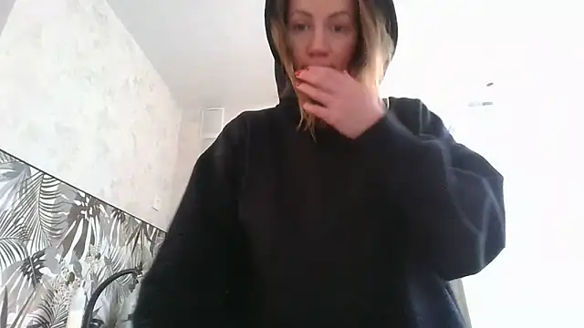 Snapshot of Thavione chatting on 4, 2, 2026 Thavione online show from 4, 2, 2026