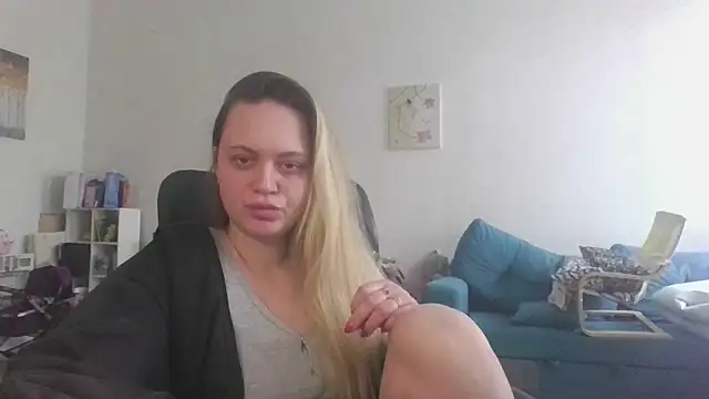 Snapshot of Cynoraye chatting on 17, 2, 2026 Cynoraye online show from 17, 2, 2026