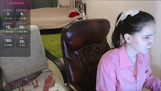 Irwi Tomboy online show from 15, 11, 2025