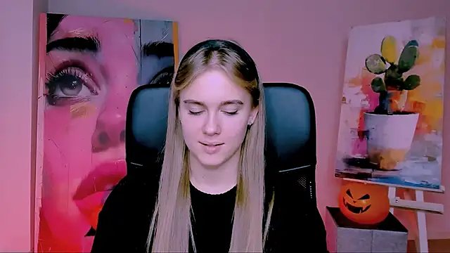 JuneWoods online show from 1, 11, 2025