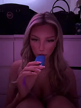 blondeeee online show from 11, 3, 2026