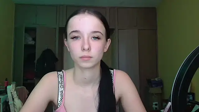 Emilia Light online show from 19, 4, 2026