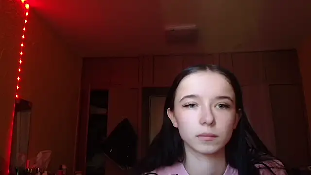 Emilia Light online show from 22, 4, 2026