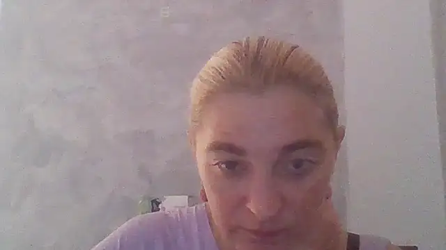 Snapshot of GoldenAngelMilf chatting on 26, 9, 2025 GoldenAngelMilf online show from 26, 9, 2025