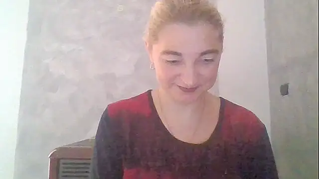 Snapshot of GoldenAngelMilf chatting on 6, 10, 2025 GoldenAngelMilf online show from 6, 10, 2025