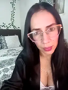 YaraDuartee online show from 5, 3, 2026