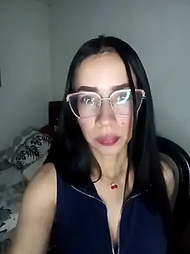 YaraDuartee online show from 8, 4, 2026