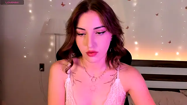 AmyVilvet  online show from 4, 11, 2025