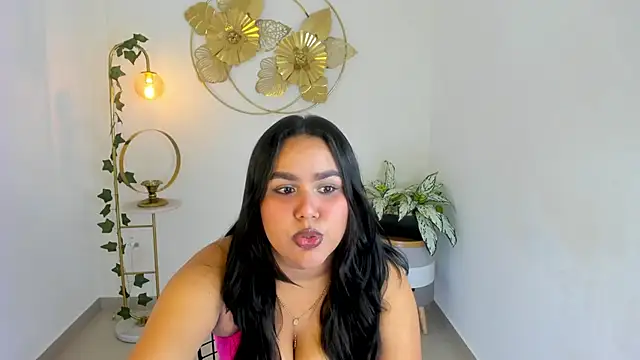 Snapshot of Jade_gonzalez chatting on 12, 10, 2025 Jade gonzalez online show from 12, 10, 2025