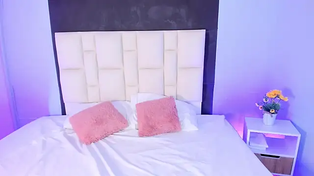 Athenea  fox online show from 16, 10, 2025