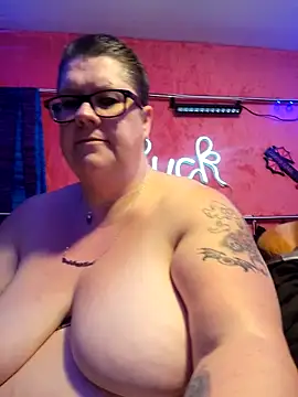 Snapshot of violentviolet68 chatting on 12, 5, 2026 violentviolet68 online show from 12, 5, 2026