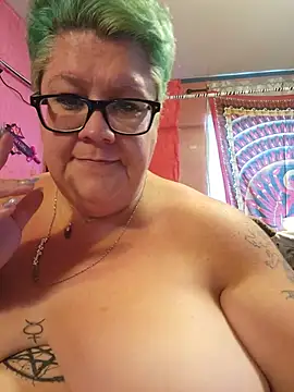 Snapshot of violentviolet68 chatting on 15, 7, 2026 violentviolet68 online show from 15, 7, 2026