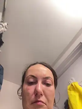 sexybriiiixoxo online show from 10, 5, 2026