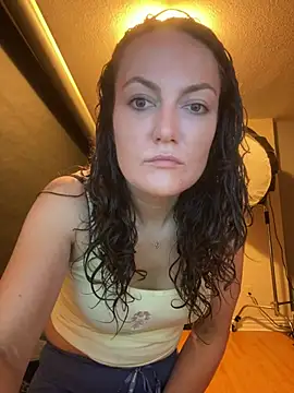 sexybriiiixoxo online show from 12, 5, 2026