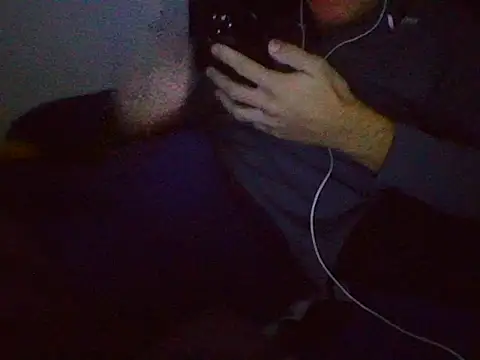 Snapshot of AlbertoRuiz086 chatting on 10, 10, 2025 AlbertoRuiz086 online show from 10, 10, 2025