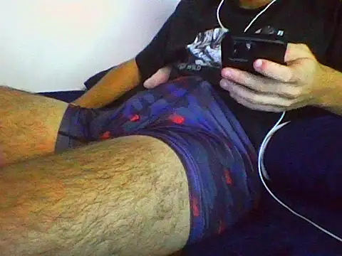 Snapshot of AlbertoRuiz086 chatting on 27, 10, 2025 AlbertoRuiz086 online show from 27, 10, 2025