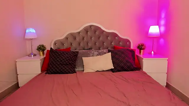 Snapshot of CamillaDreamer chatting on 30, 9, 2025 CamillaDreamer online show from 30, 9, 2025