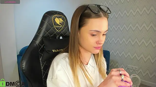 KarinaBroks online show from 25, 11, 2025