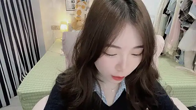 Snapshot of Gardenia-222 chatting on 4, 12, 2025 Gardenia-222 online show from 4, 12, 2025