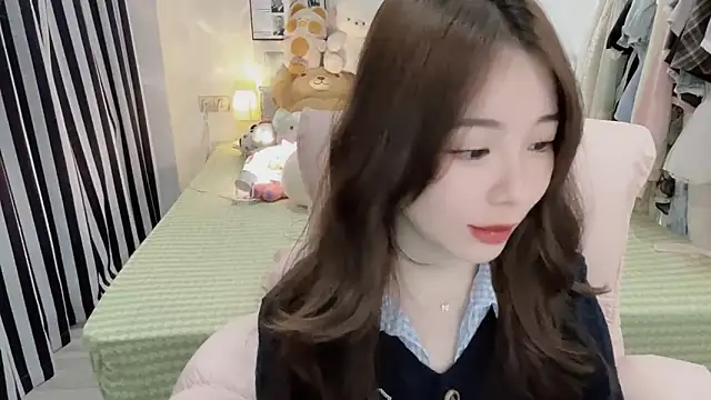 Snapshot of Gardenia-222 chatting on 4, 12, 2025 Gardenia-222 online show from 4, 12, 2025