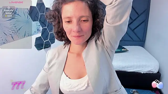 Snapshot of Valery_More__ chatting on 17, 6, 2026 Valery More online show from 17, 6, 2026