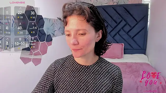 Snapshot of Valery_More__ chatting on 7, 7, 2026 Valery More online show from 7, 7, 2026