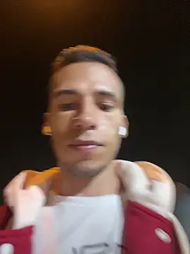 Snapshot of wiland_hot23 chatting on 17, 10, 2025 wiland hot23 online show from 17, 10, 2025