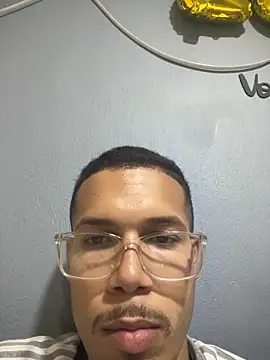 Snapshot of MCLZK chatting on 3, 3, 2026 MCLZK online show from 3, 3, 2026