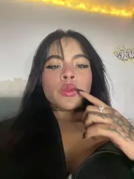 Snapshot of Veeronica_ chatting on 7, 10, 2025 Veeronica online show from 7, 10, 2025