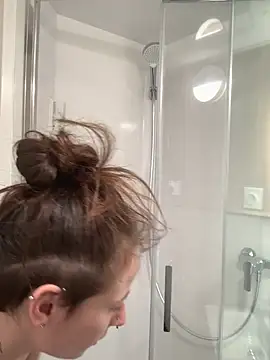 GoldenPussy1329 online show from 18, 3, 2026