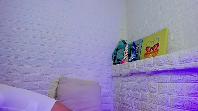 Snapshot of MelanyHarrysHH chatting on 6, 10, 2025 MelanyHarrysHH online show from 6, 10, 2025