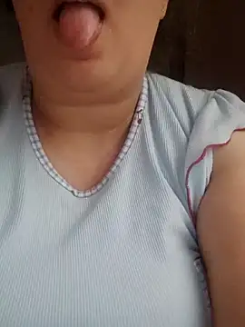 Snapshot of emanittabella123 chatting on 17, 10, 2025 emanittabella123 online show from 17, 10, 2025