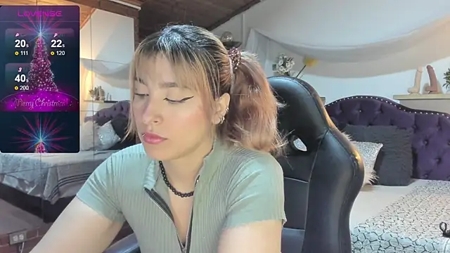 sophialyh 1 online show from 4, 12, 2025